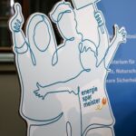 Nahaufnahme eines Aufstellers Energiesparmeister